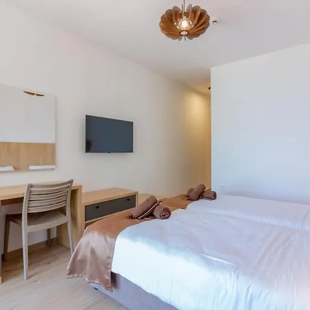 Lago Hotel 호텔 라가딘