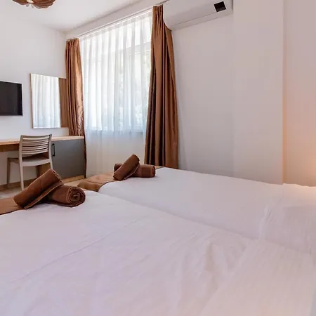 Lago Hotel Hotel 4*