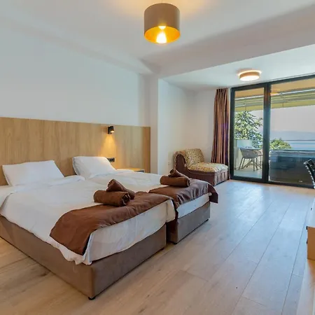 Lago Hotel 호텔