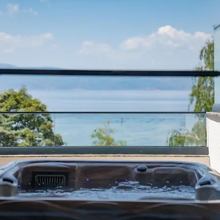 Lago Hotel 호텔