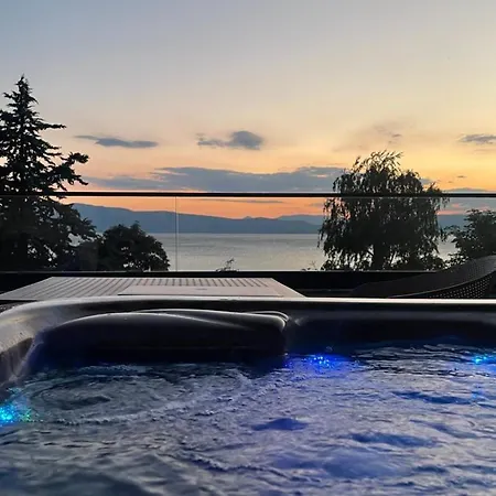 Lago Hotel 4*