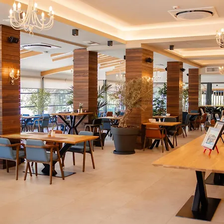 Lago Hotel Hotel 4*